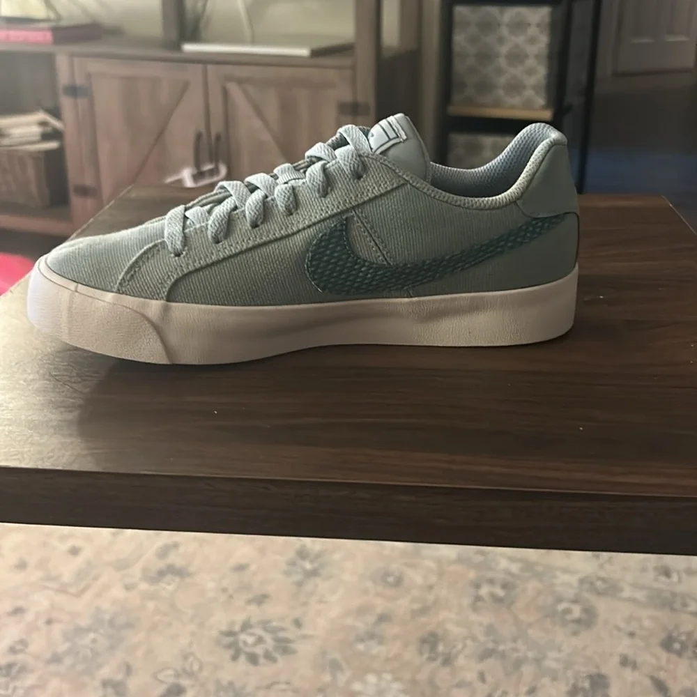 Women's Nike Sneakers - Picture 6 of 10